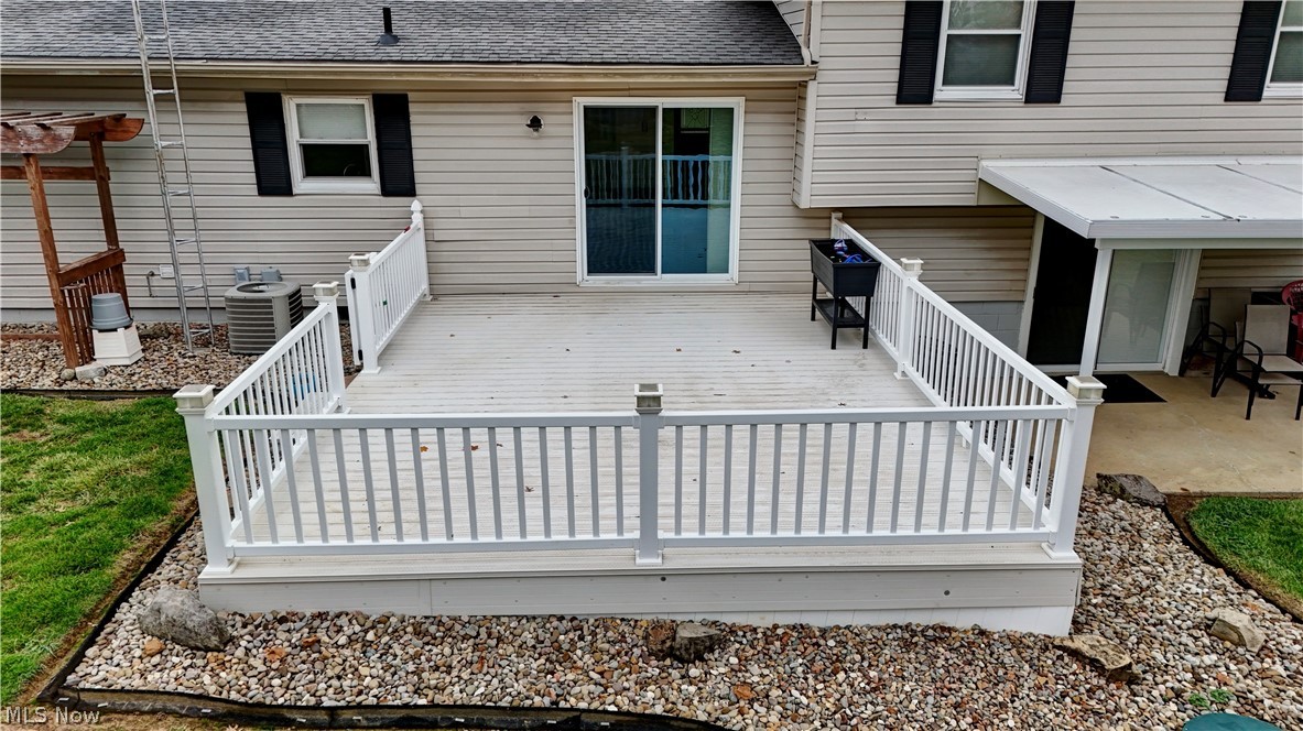 5686 Darletta Street SW Navarre OH 44662