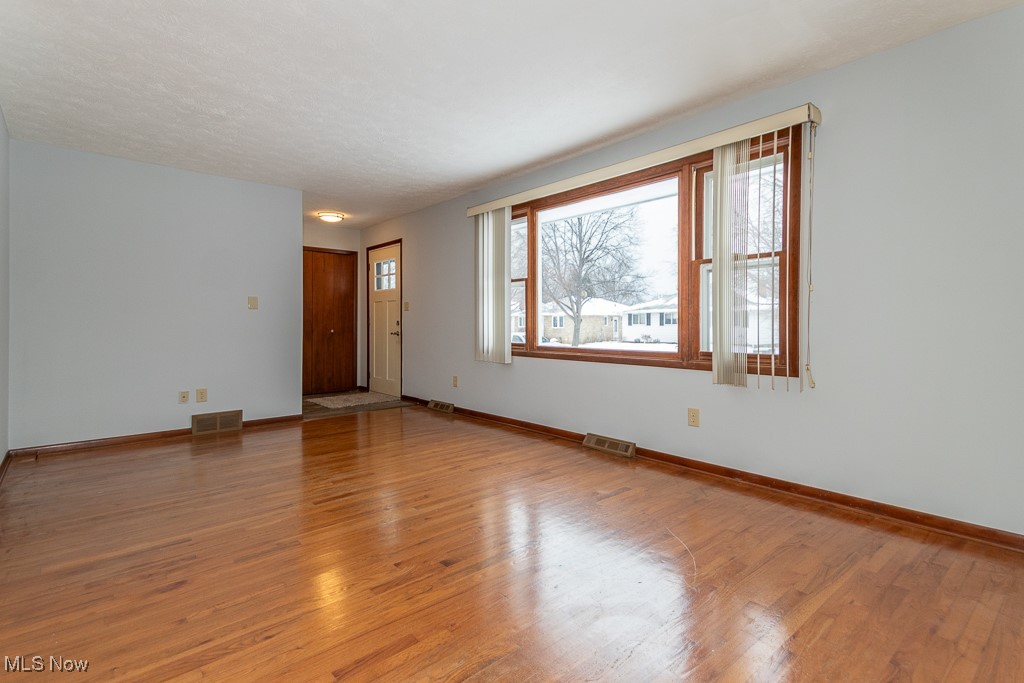 24350 Russell Avenue Euclid OH 44123