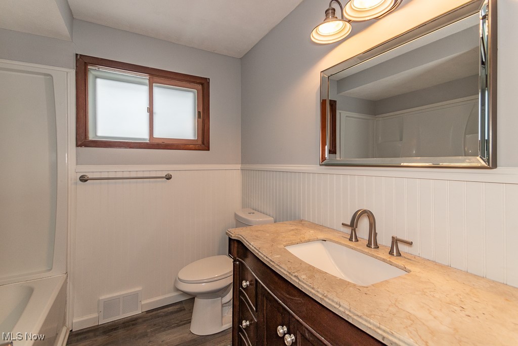 24350 Russell Avenue Euclid OH 44123