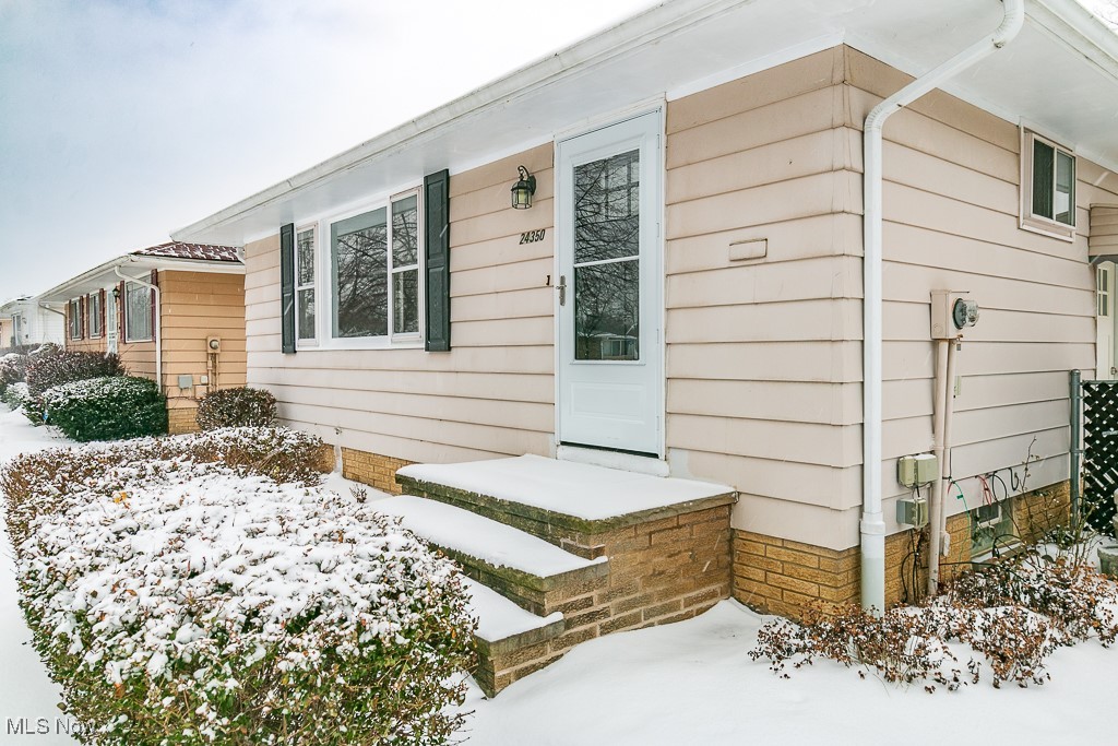 24350 Russell Avenue Euclid OH 44123