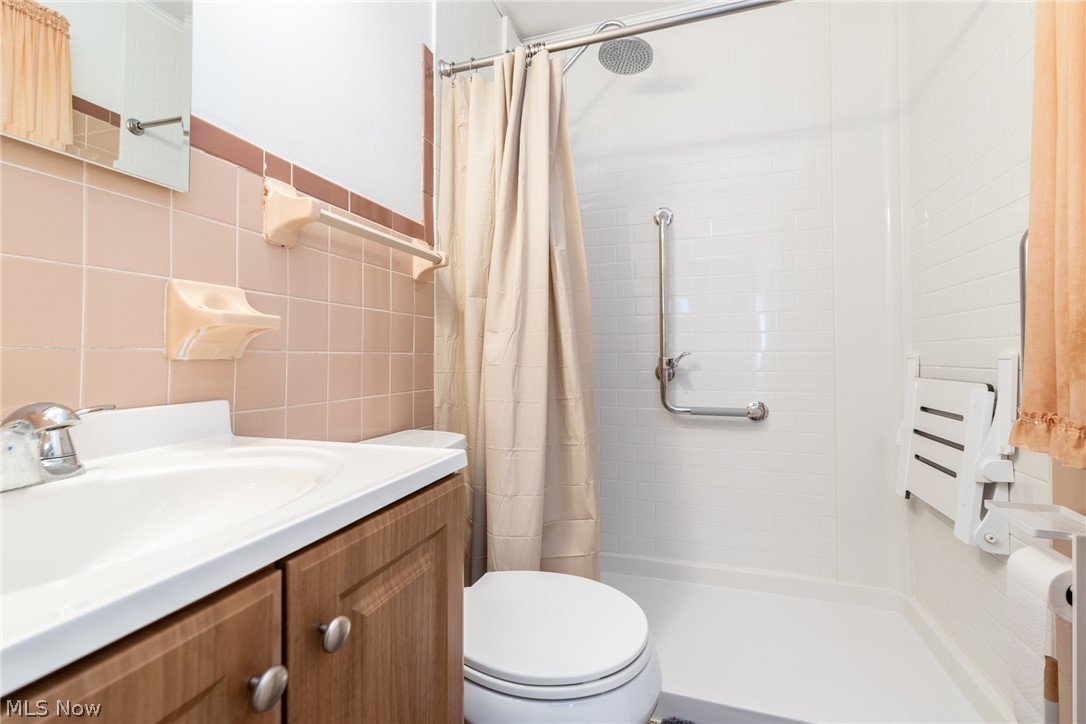 4226 Bushnell Road University Heights OH 44118