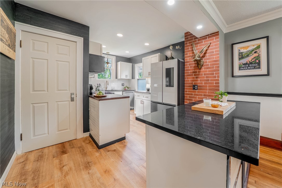 3273 E Scarborough Road Cleveland Heights OH 44118