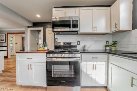 3273 E Scarborough Road Cleveland Heights OH 44118