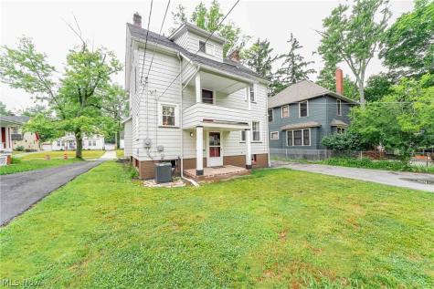 3273 E Scarborough Road Cleveland Heights OH 44118