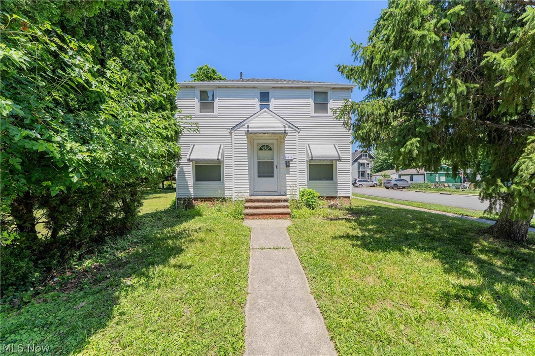 19211 Mohican Avenue Cleveland OH 44119