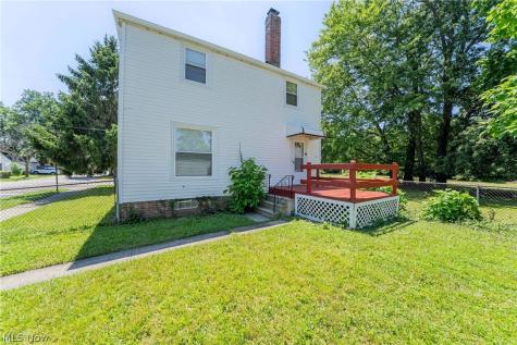 19211 Mohican Avenue Cleveland OH 44119