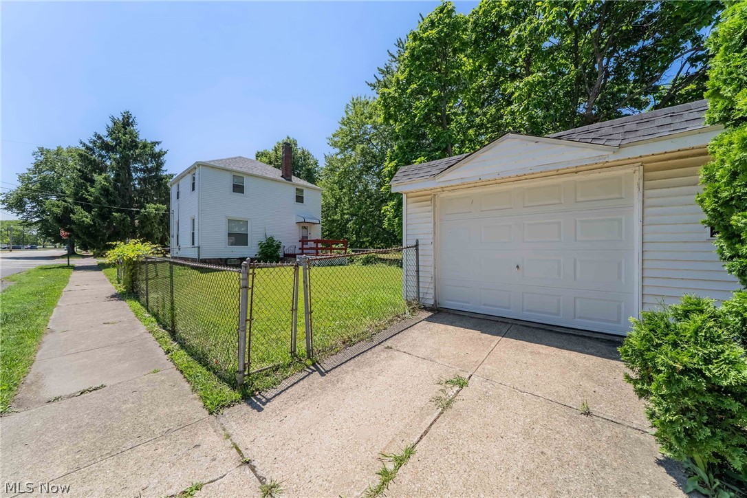 19211 Mohican Avenue Cleveland OH 44119