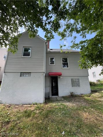 1445 Burkhardt Avenue Akron OH 44301