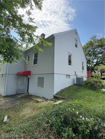 1445 Burkhardt Avenue Akron OH 44301