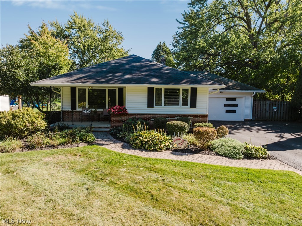 7435 Nethersole Drive Middleburg Heights OH 44130
