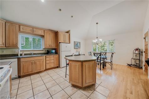 7435 Nethersole Drive Middleburg Heights OH 44130