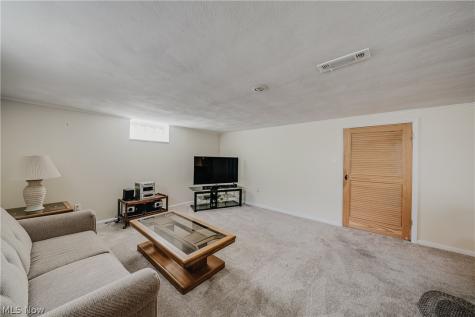 7435 Nethersole Drive Middleburg Heights OH 44130
