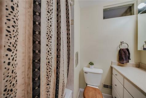 7435 Nethersole Drive Middleburg Heights OH 44130