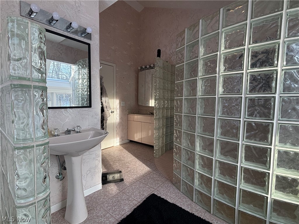 10765 Bell Road Newbury OH 44065