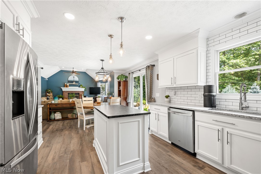 423 Crestwood Drive Avon Lake OH 44012