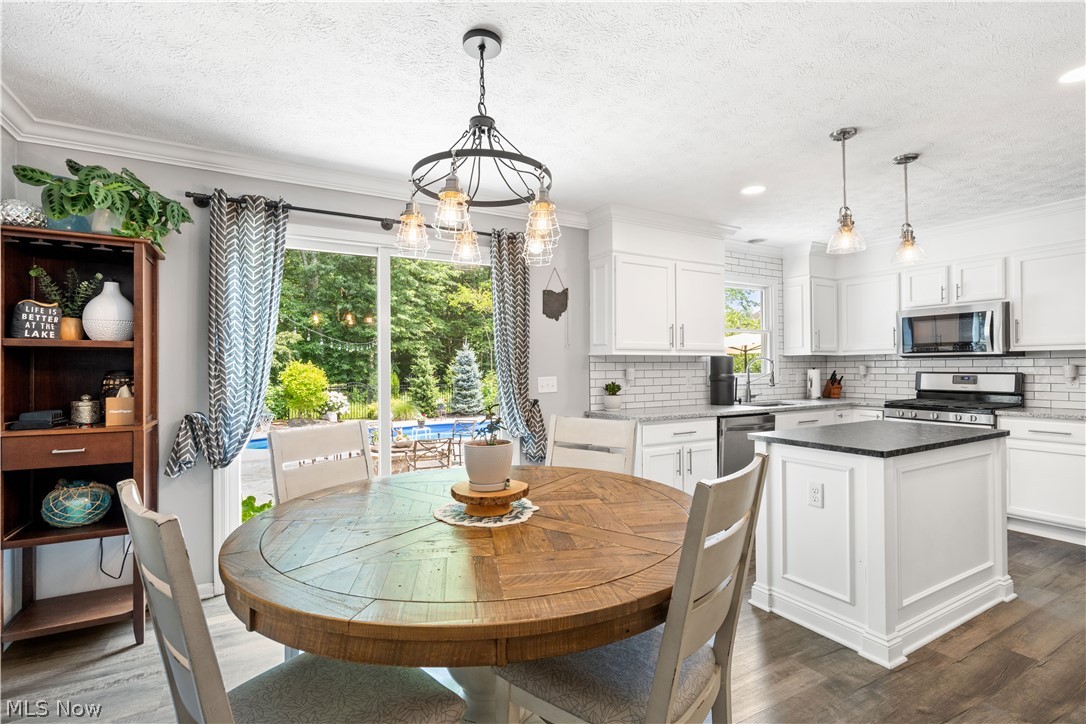 423 Crestwood Drive Avon Lake OH 44012