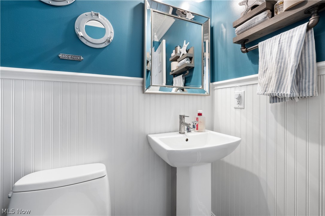423 Crestwood Drive Avon Lake OH 44012