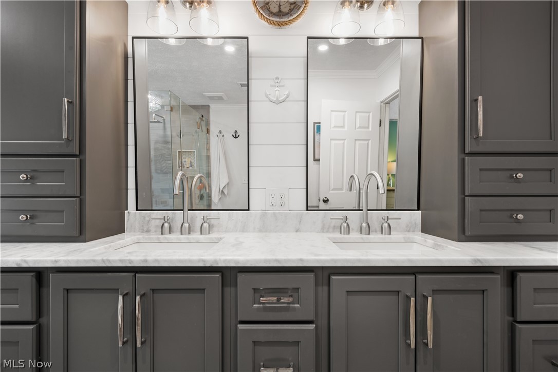 423 Crestwood Drive Avon Lake OH 44012