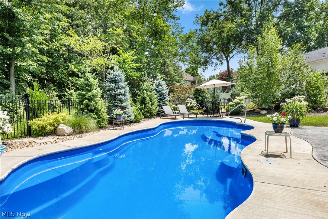 423 Crestwood Drive Avon Lake OH 44012