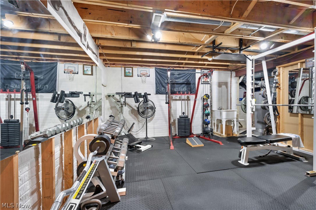 423 Crestwood Drive Avon Lake OH 44012