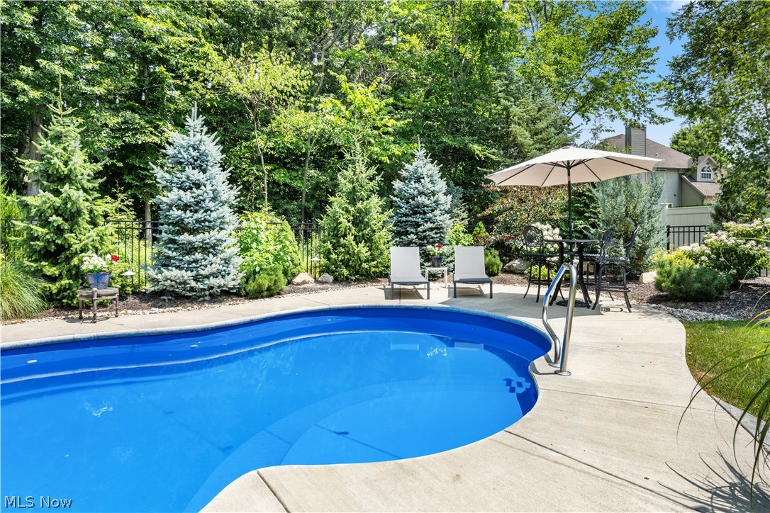 423 Crestwood Drive Avon Lake OH 44012
