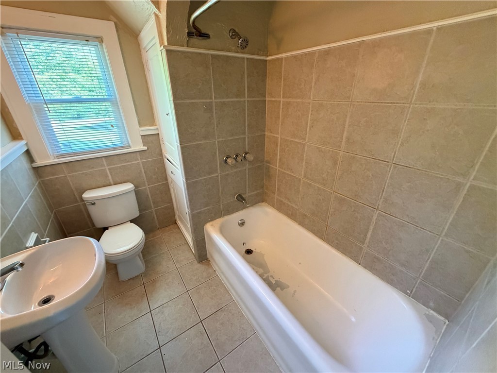 918 Frederick Boulevard Akron OH 44320