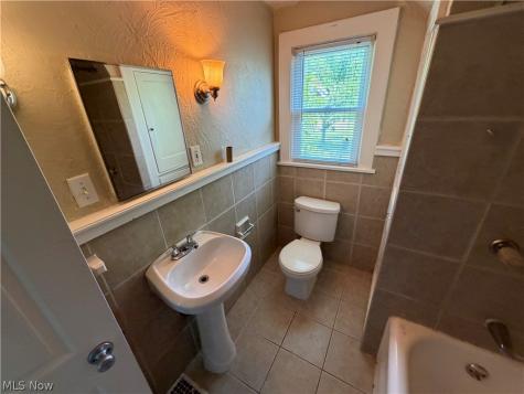 918 Frederick Boulevard Akron OH 44320
