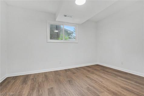 6536 Duneden Avenue Solon OH 44139