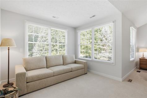 780 S Sussex Court Aurora OH 44202