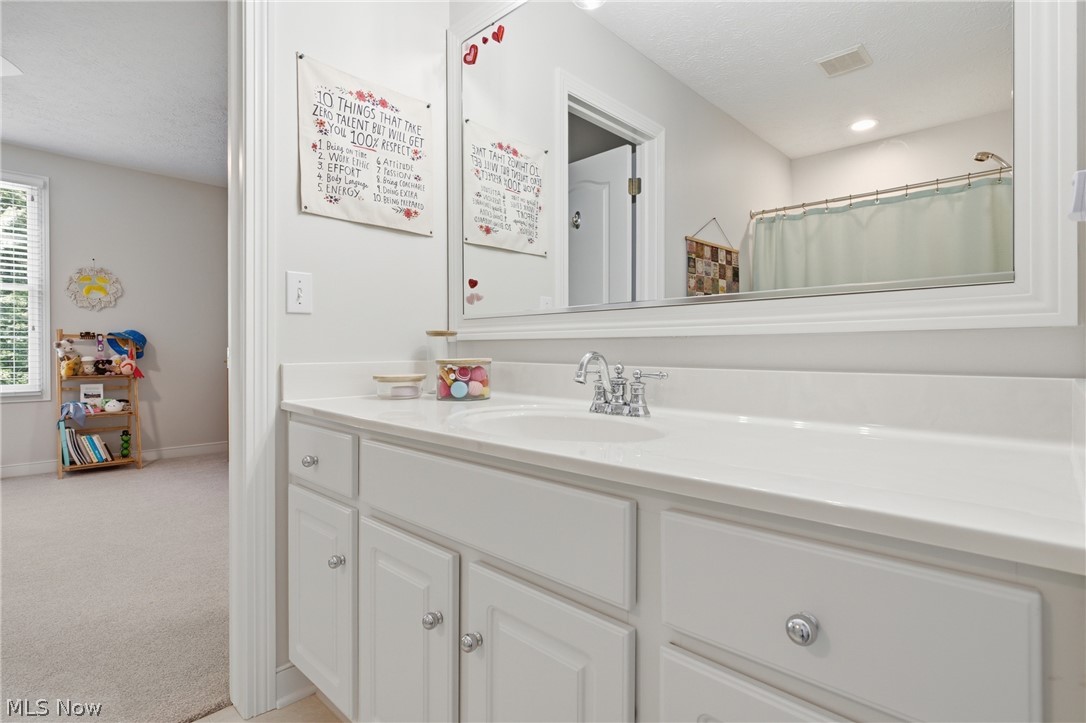 780 S Sussex Court Aurora OH 44202