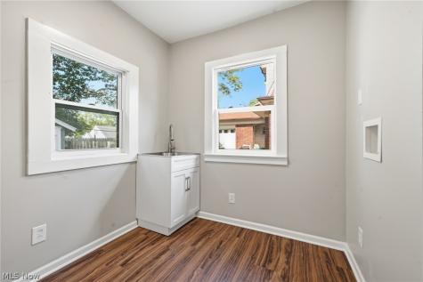 814 Crestview Avenue Akron OH 44320