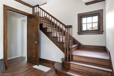 814 Crestview Avenue Akron OH 44320
