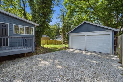 814 Crestview Avenue Akron OH 44320