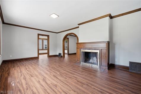814 Crestview Avenue Akron OH 44320