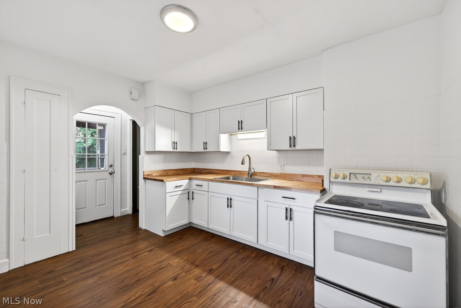 2313 Natchez Avenue Cleveland OH 44109