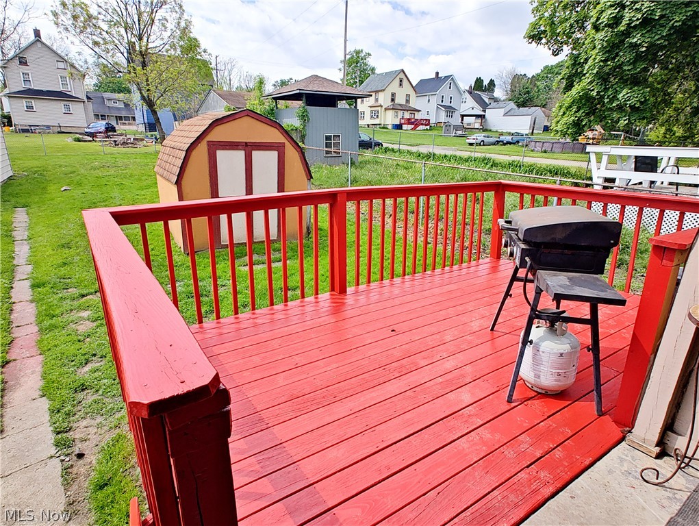 370 Elm Street Struthers OH 44471