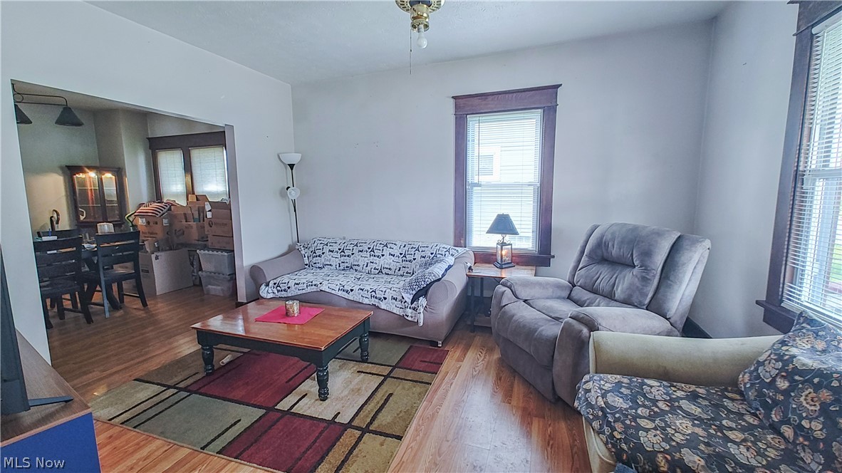 370 Elm Street Struthers OH 44471