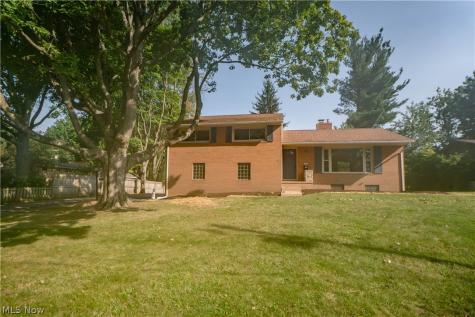 615 Summit Street SE North Canton OH 44720