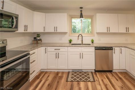 615 Summit Street SE North Canton OH 44720
