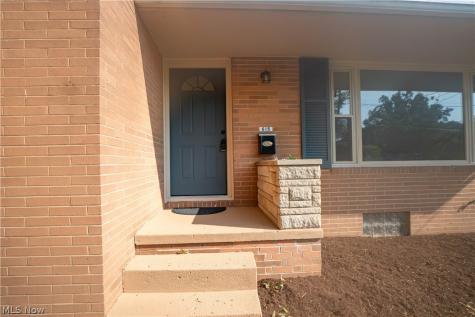 615 Summit Street SE North Canton OH 44720