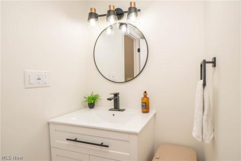 615 Summit Street SE North Canton OH 44720