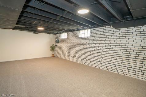615 Summit Street SE North Canton OH 44720