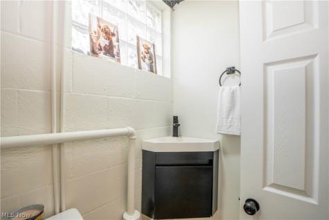615 Summit Street SE North Canton OH 44720