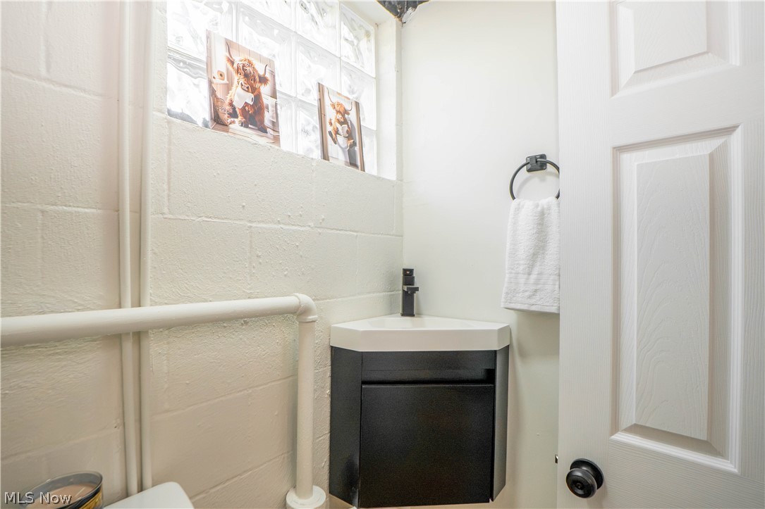 615 Summit Street SE North Canton OH 44720