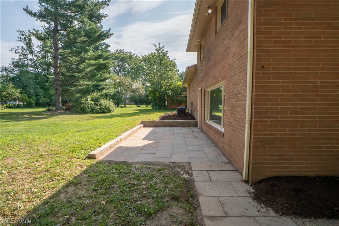 615 Summit Street SE North Canton OH 44720