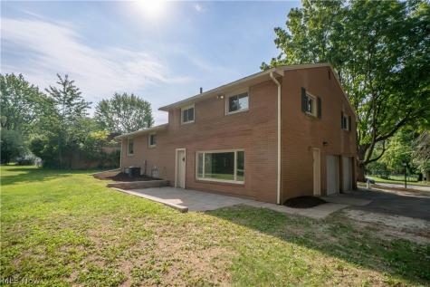 615 Summit Street SE North Canton OH 44720