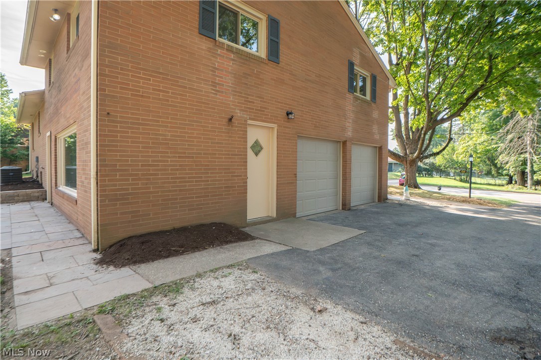 615 Summit Street SE North Canton OH 44720