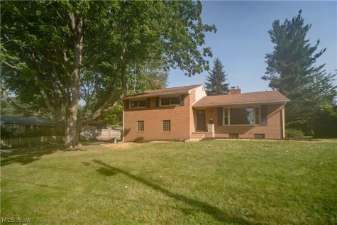 615 Summit Street SE North Canton OH 44720