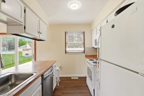 1215 Cherokee Trail Streetsboro OH 44241