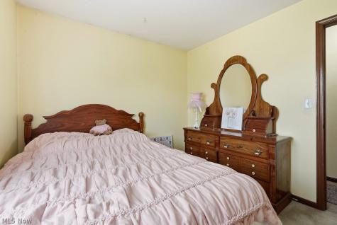 1215 Cherokee Trail Streetsboro OH 44241